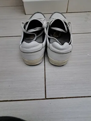 Scarpe Geox bianche e grigie