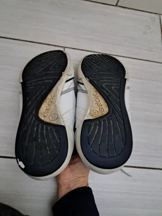 Scarpe Geox bianche e grigie