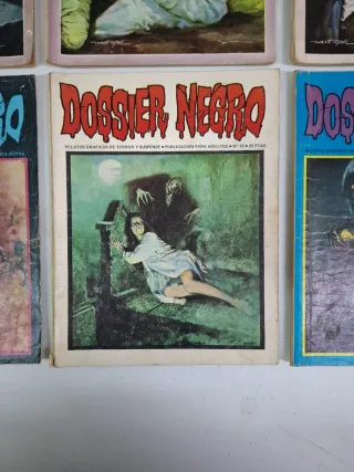 Cómics Dossier Negro. PRECIO POR UNIDAD: 5 €