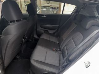 Kia Sportage 1.6 MHEV Business DCT 100kW (136CV 4X4)