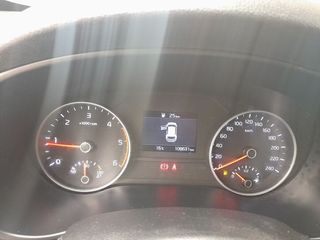 Kia Sportage 1.6 MHEV Business DCT 100kW (136CV 4X4)