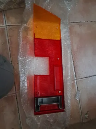 FIAT REGATA. TULIPA TRASERA DERECHA.