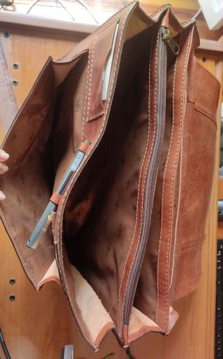 Maletín de cuero marrón