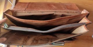 Maletín de cuero marrón