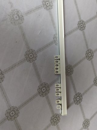 Riel para cortina de metal