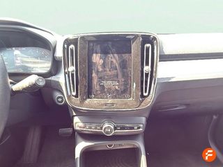 Volvo XC40 2.0 B3 G Momentum Pro Auto