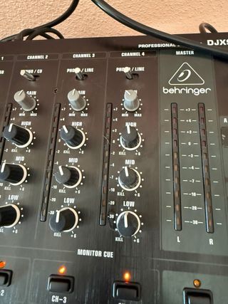 Mezclador Behringer DJX900 USB