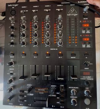 Mezclador Behringer DJX900 USB