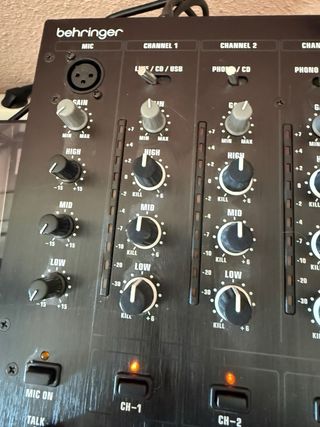 Mezclador Behringer DJX900 USB