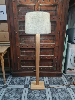 Lámpara de pie Nueva