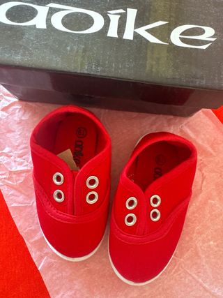 Zapatitos rojos para bebé, talla 19