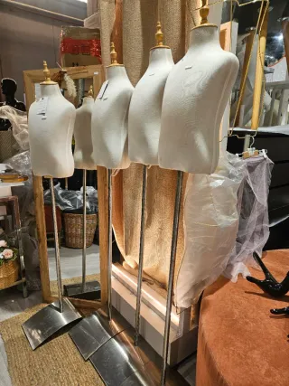 Maniquí niño talla 8 con base