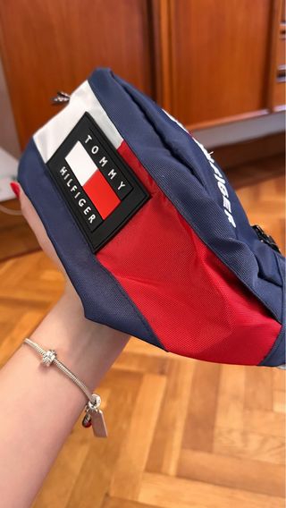 Riñonera Tommy Hilfiger Azul y Roja