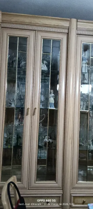Mueble de salón vitrina y cajonera