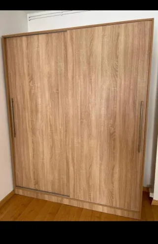 Armario puertas correderas blanco y madera