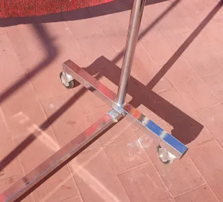 Perchero Metálico para Tienda