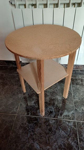 Mesita auxiliar de madera redonda