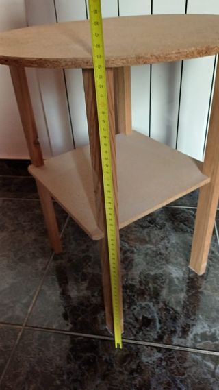 Mesita auxiliar de madera redonda