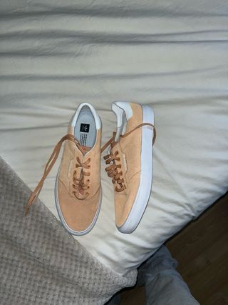 Zapatillas Adidas Beige y Blancas