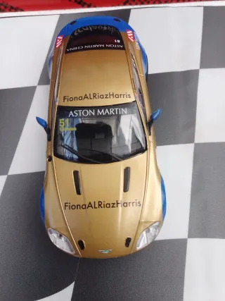 Aston Martin Scalextric Coche 1:32