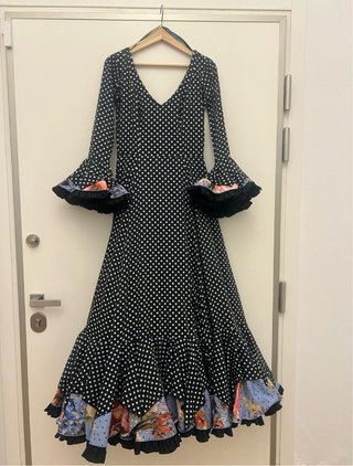 Vestido de flamenca negro lunares