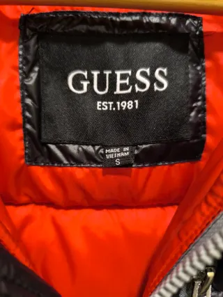 Chaqueta/puffer hombre GUESS Negra/forro rojo T. S