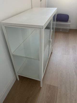 Mueble expositor metal blanco cristal