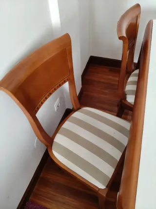 Mesa y 4 Sillas Madera Maciza