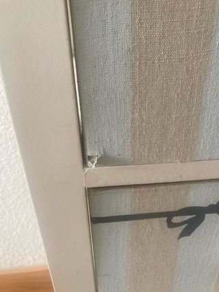 Comoda de madera con cajones forrados en tela