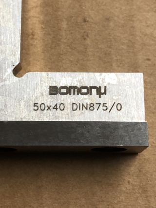 ESCUADRA LISA+C/SOMBRERO 050mm INOX DIN875/0 2P