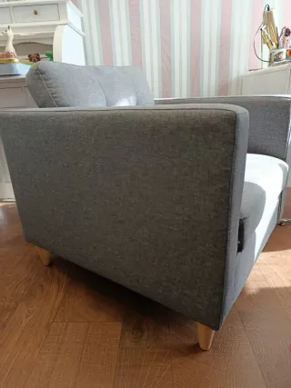 Butaca de tela gris