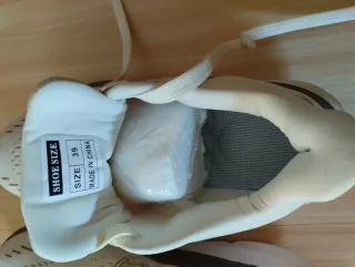 Zapatillas Noka Beige y Blancas