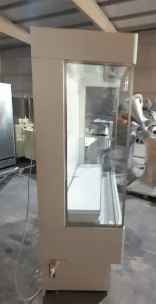 Nevera expositora blanca