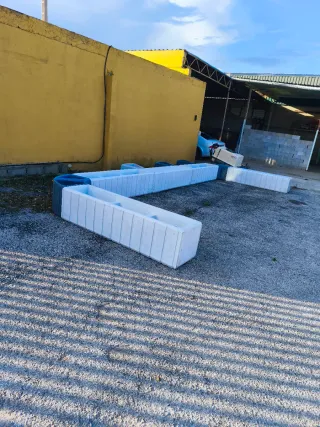 Jardineras de plástico 200x50x50 La undidad 85€