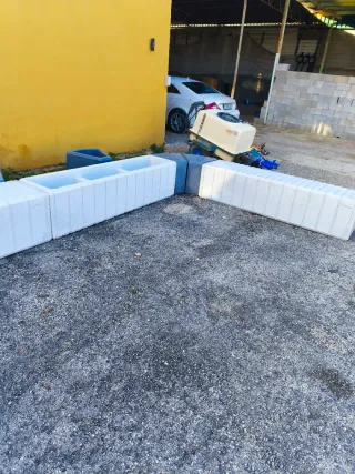 Jardineras de plástico 200x50x50 La undidad 85€