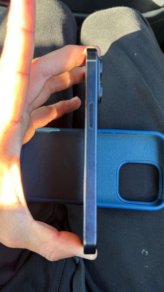 iPhone 15 Pro Azul Marino unico dueño y en caja