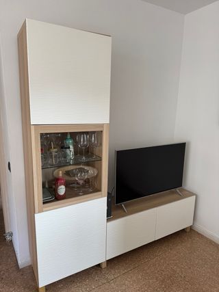 Armario PAX, mueble TV BESTA, cama canapé