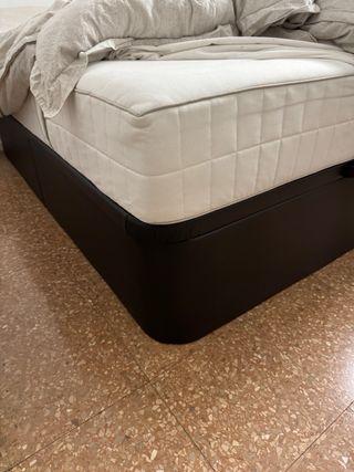 Armario PAX, mueble TV BESTA, cama canapé