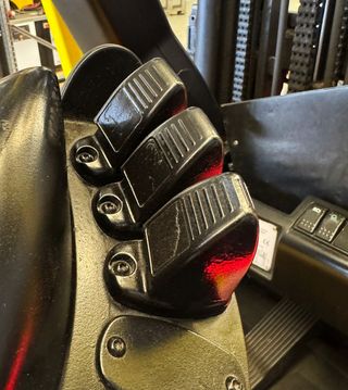 CARRETILLA ELEVADORA ELECTRICA SEGUNDA MANO 1600KG