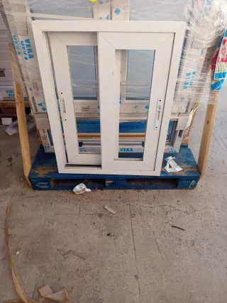 Ventana corredera aluminio blanco 700x900