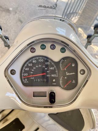 Vespa GTS 300 Gran Touring Pendiente reparación.