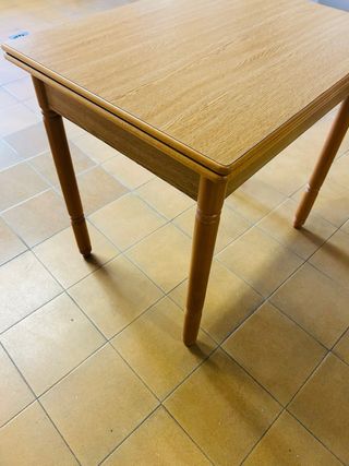 Mesa de comedor plegable de madera