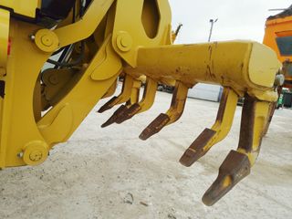 CATERPILLAR 140 AWD ***IMPECABLE***