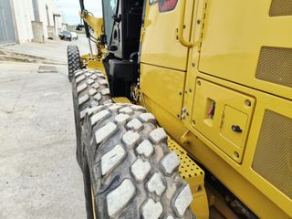 CATERPILLAR 140 AWD ***IMPECABLE***
