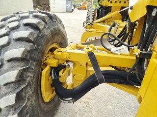 CATERPILLAR 140 AWD ***IMPECABLE***