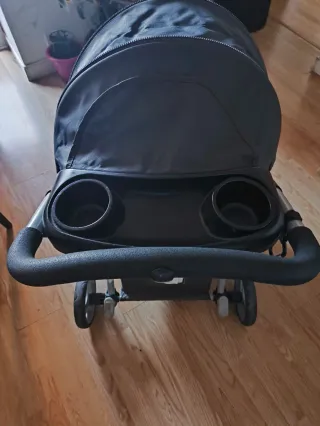 Cochecito de bebé  más funda de invierno y plástic