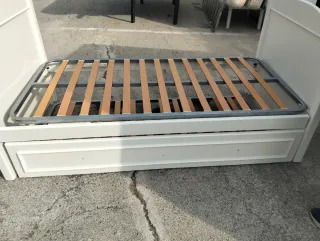 Cama nido blanca de madera