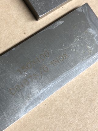 ESCUADRA LISA+C/SOMBRERO 150mm INOX DIN875/0 2P