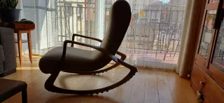 Sillón balancín vintage madera roble