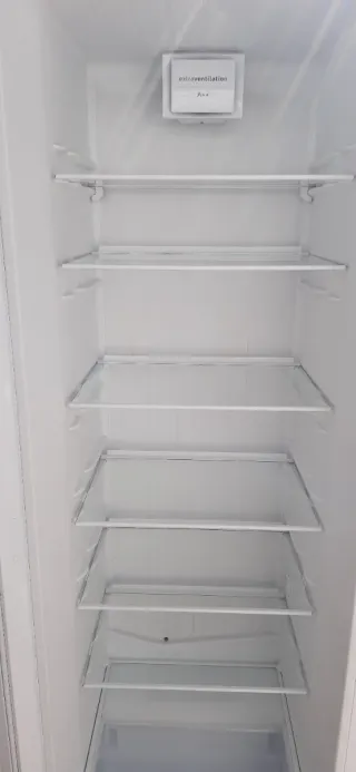 Nevera Balay, una sola puerta sin congelador.